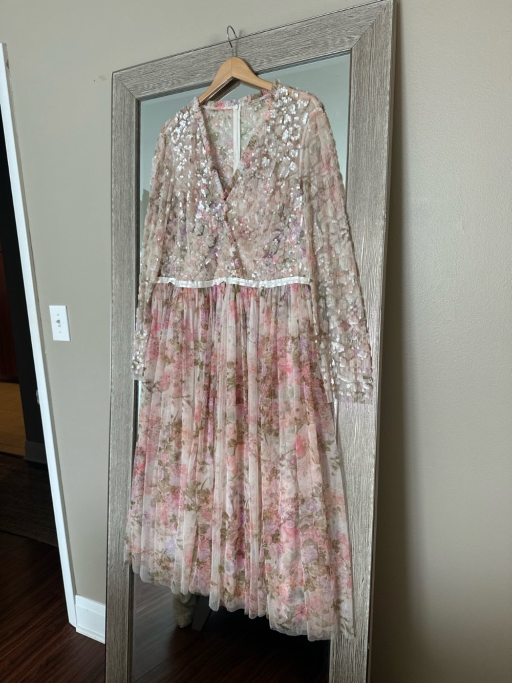Needle & Thread Darling Meadow V-Neck Pink Sequin Long Sleeve Maxi Dress Size 18